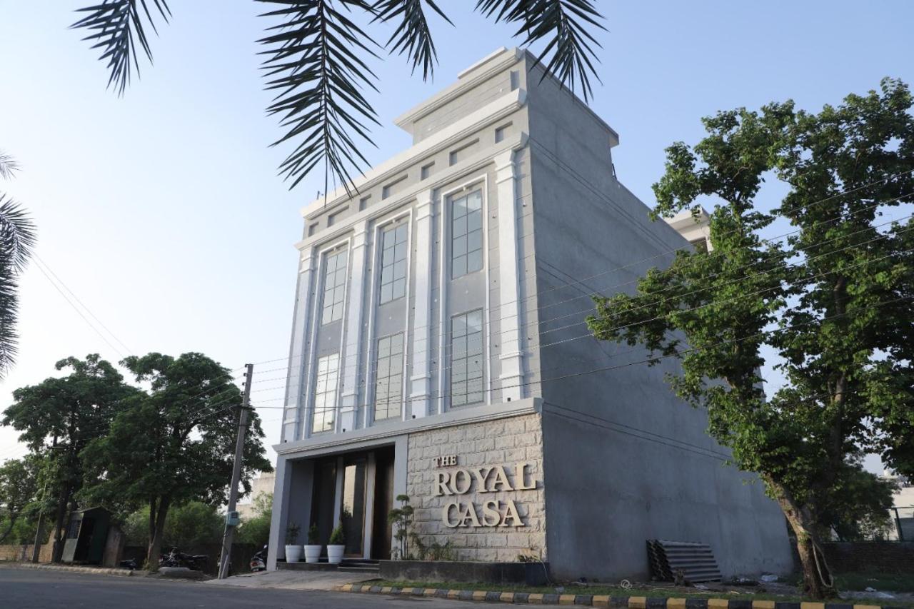 The Royal Casa Hotel Ludhijána Kültér fotó